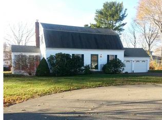 4 Barton Ave, Old Saybrook, CT 06475