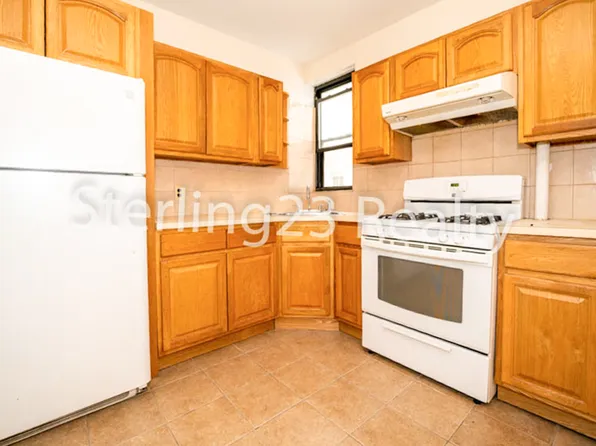 31-52 36th Street image 1 of 10