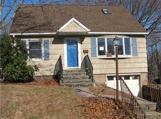 30 Brookdale Rd, Meriden, CT 06450