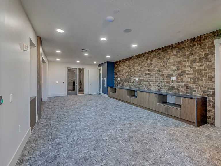 ICO Holbrook — Photo 8