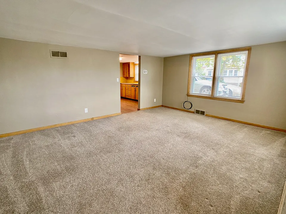 221 E Main St #7
