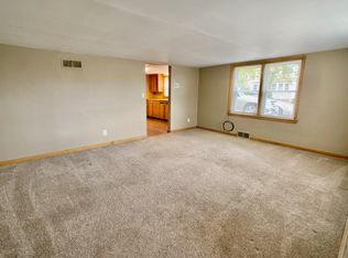 221 E Main St APT 7, Albert Lea, MN 56007
