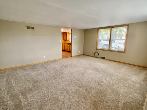 221 E Main St APT 7, Albert Lea, MN 56007