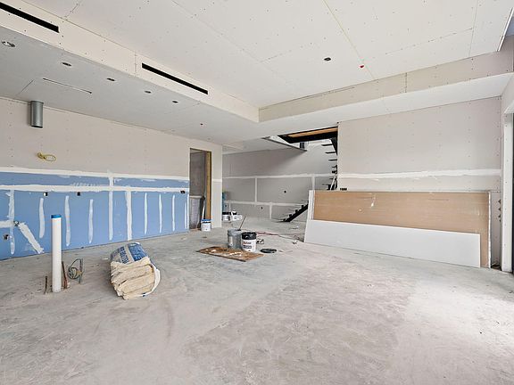 4th image of 855 SW 14th Court #855