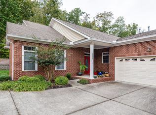 2293 Mountain Dr, Lenoir City, TN 37772