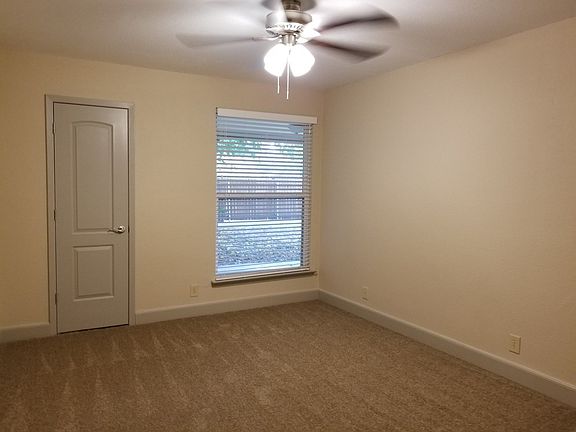 4th image of 900 Rivercrest Blvd