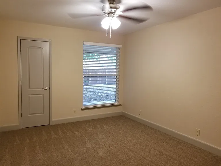 900 Rivercrest Blvd — Photo 4