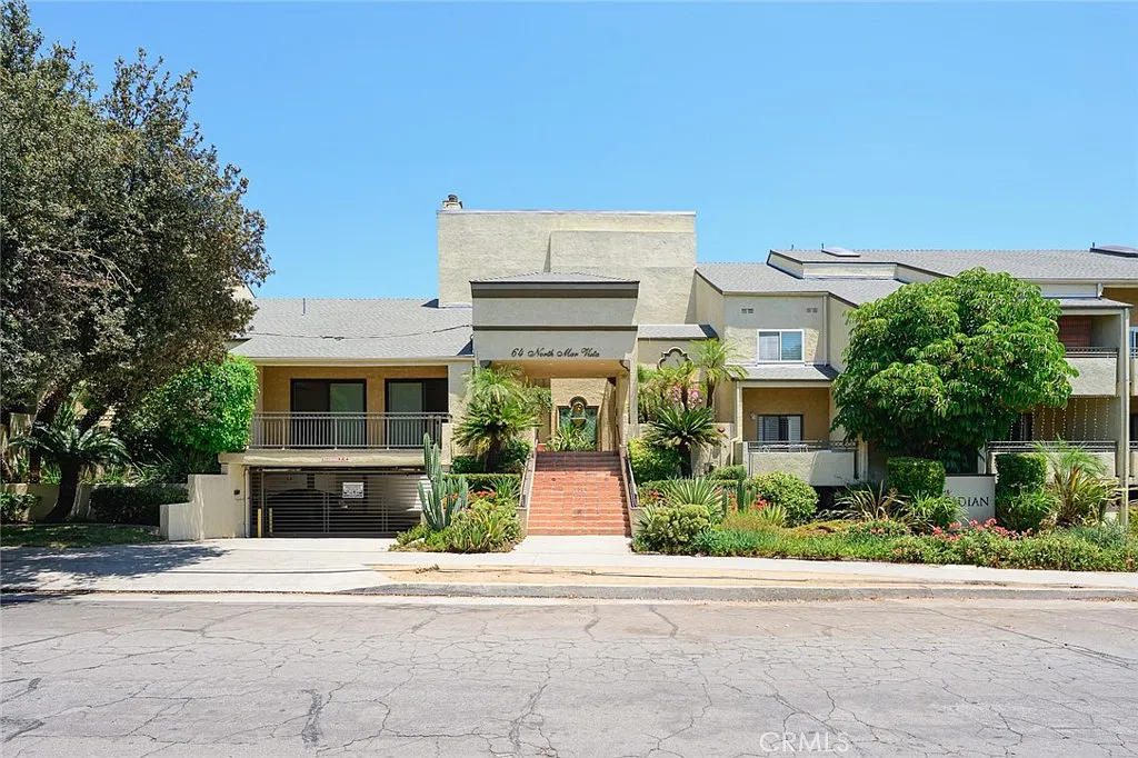 3 bed, 1220 sqft, $3,500 — Photo 1