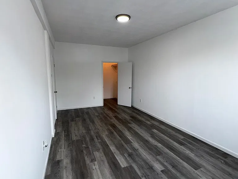 513 Emmett St #B11 — Photo 14