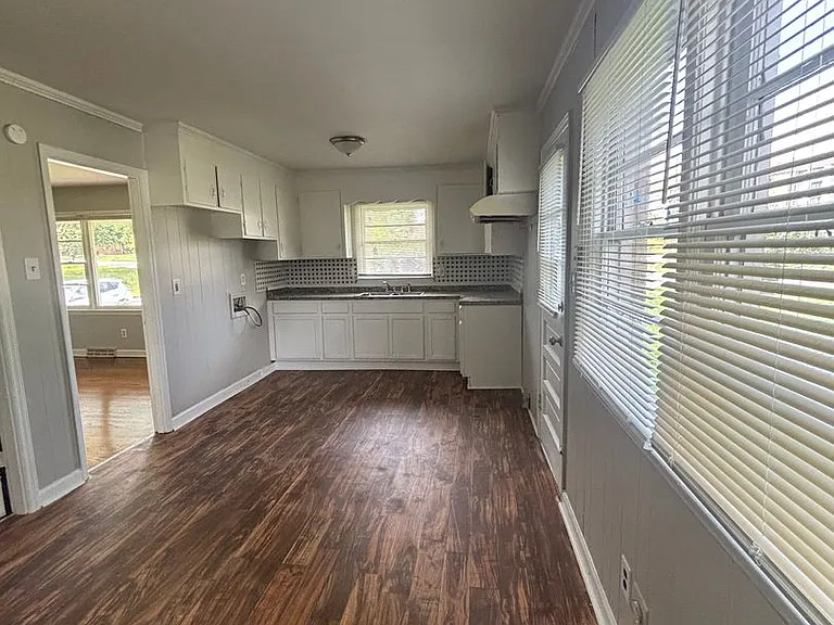 800 Yuma St — Photo 3