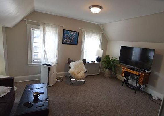 3rd image of 247 Park St #3