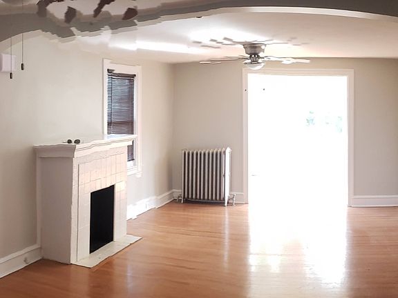 2nd image of 606 Penfield Ave #2