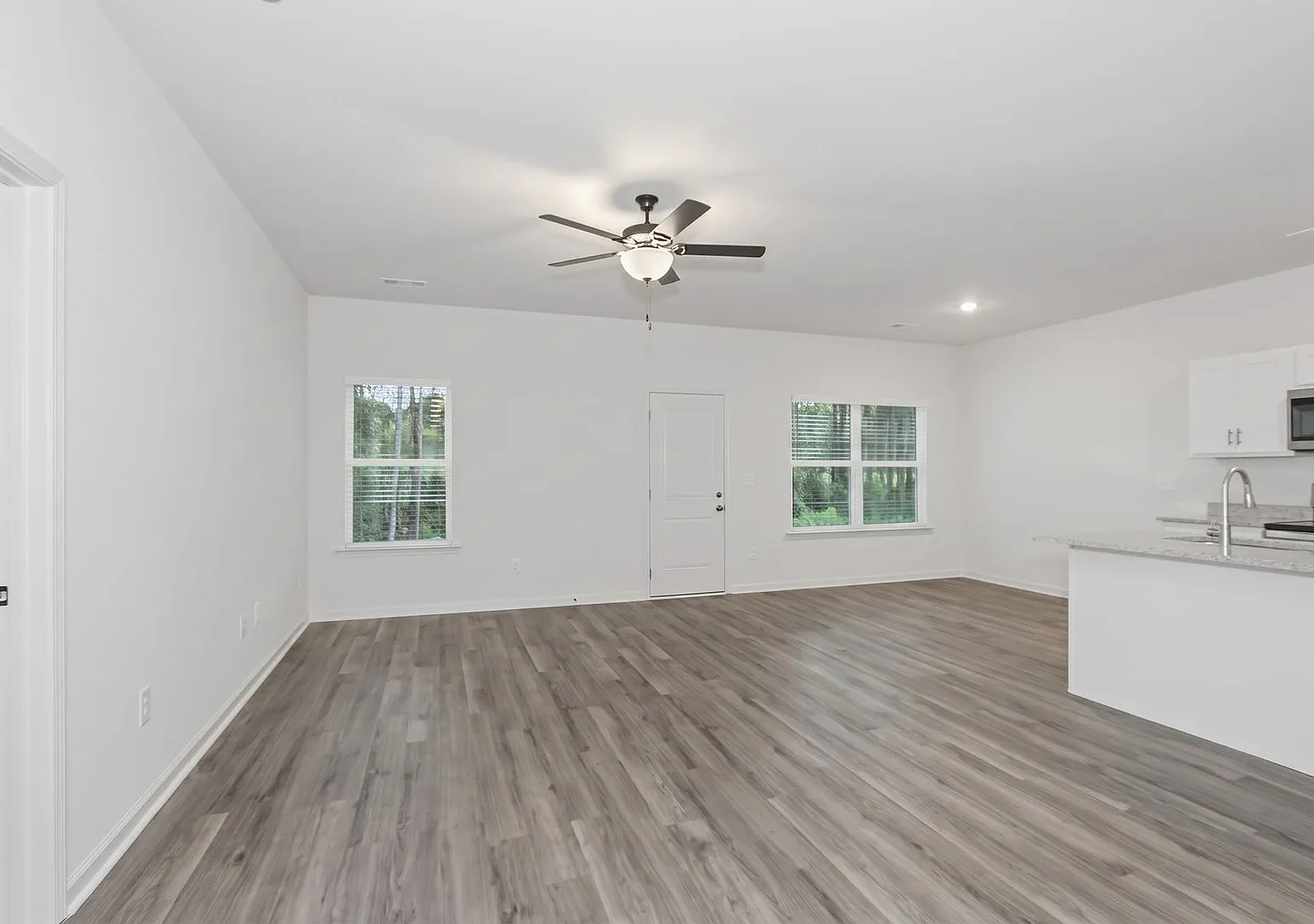 $1775! Don't miss this new brand-new construction! Apply by 8/26 and get 1 month FREE! — Photo 4