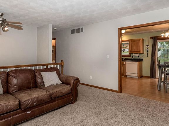 5th image of 213 Wagonwheel Dr