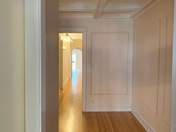 5th image of 5857 N Kenmore Ave #2