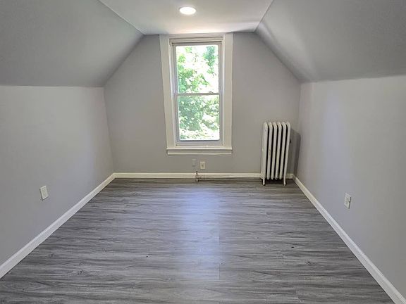 4th image of 20 Wade St #3R