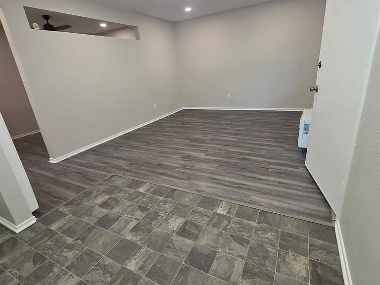 14420 Vista Real Apts — Photo 8
