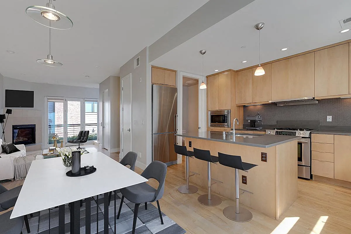 Washington Street Townhomes — Photo 2