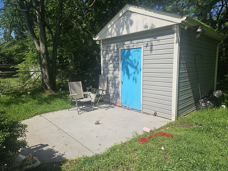 2615 Somme Ave — Photo 13