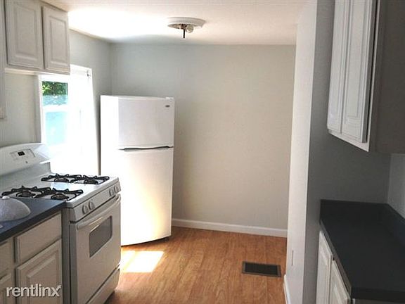 517 W. 1st Street upper Pic 4