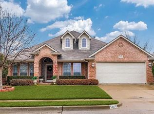 5800 Table Rock Dr, Fort Worth, TX 76131