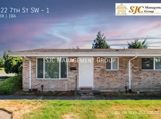 322 7th St SW APT 1, Puyallup, WA 98371