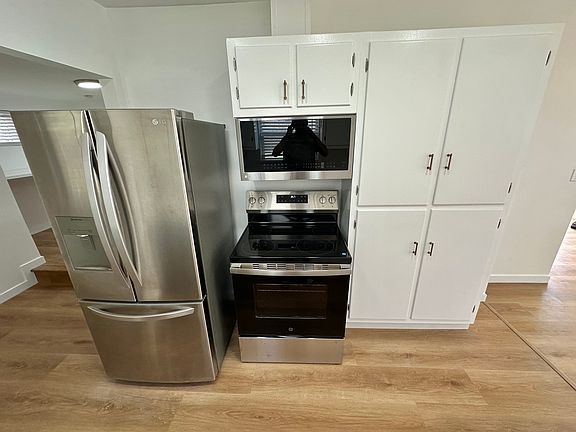4th image of 617 W Avenue 28