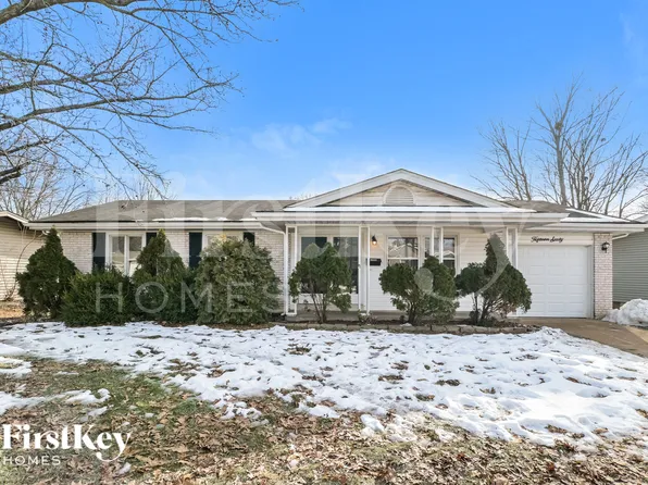1560 Leisure Dr, Florissant, MO 63031