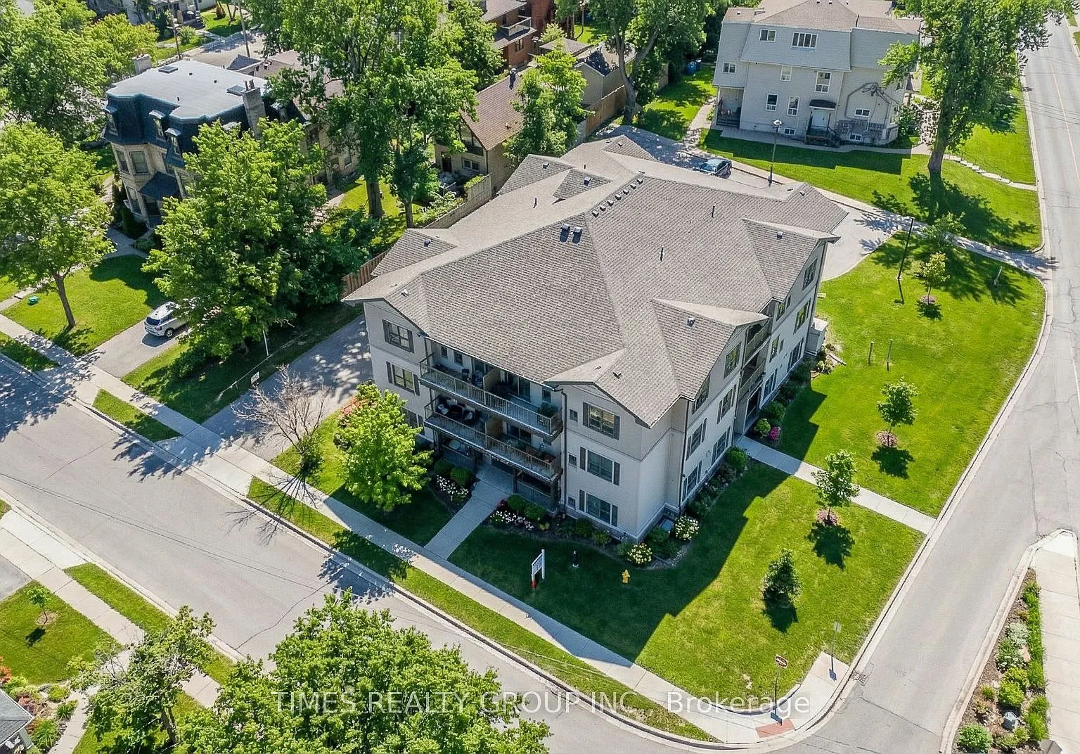 2 bed, $2,200 — Photo 1