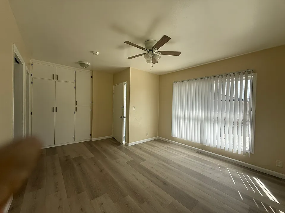 313 E Hazel St #6
