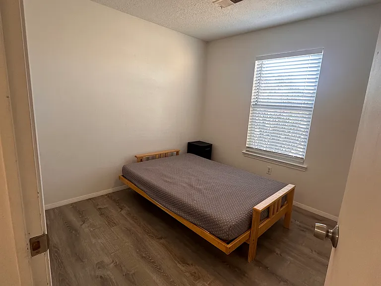 5712 Blue Pine Ave NW — Photo 13