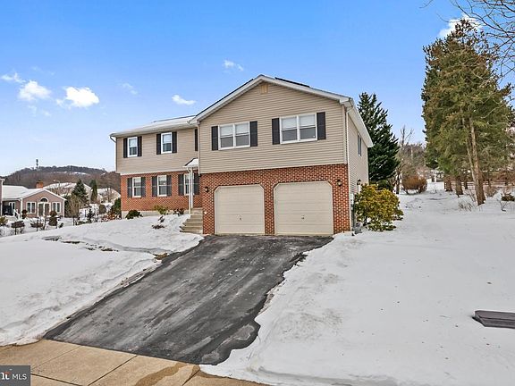 3rd image of 3002 Susanna Dr