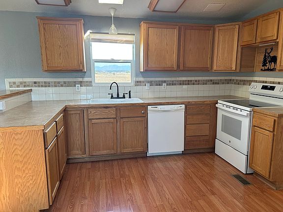 4th image of 1180 Clark Dr
