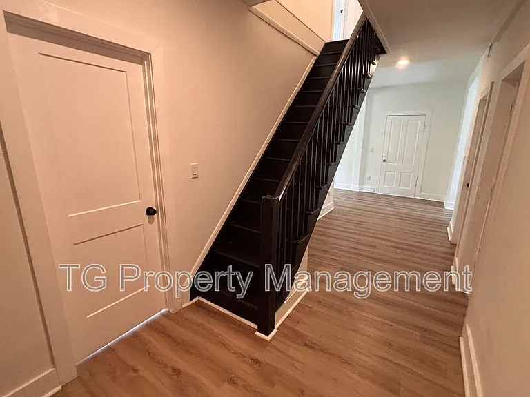 30 Sanford St #B — Photo 4