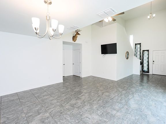 4th image of 5625 Encanto Dr
