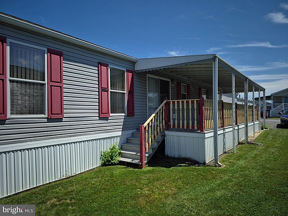 2nd image of 1067 Sage Ave