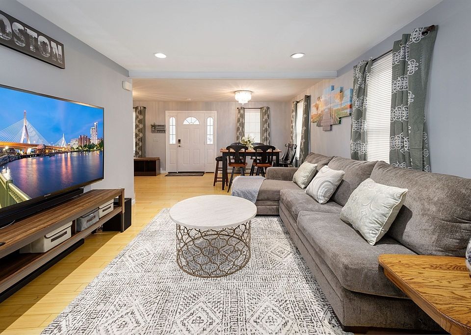 1st image of 8 Myrtle Ave
