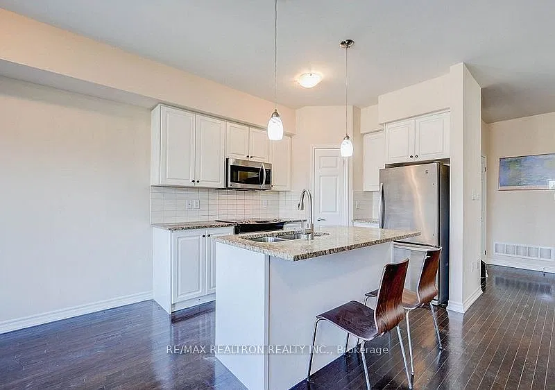 3 bed, $3,500 — Photo 4