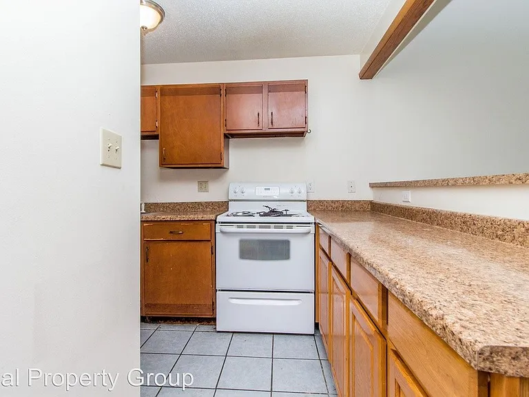1011 Southpark Dr — Photo 9
