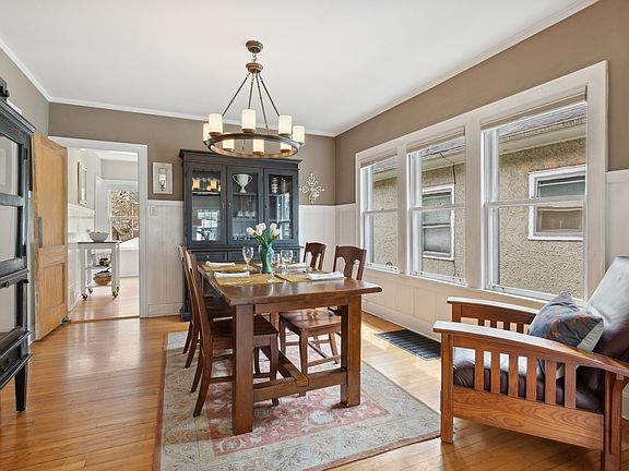 DiningRoom
