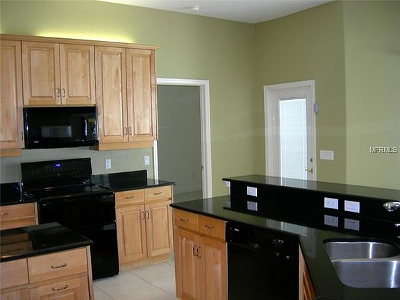 5th image of 504 Royal Wood Ct