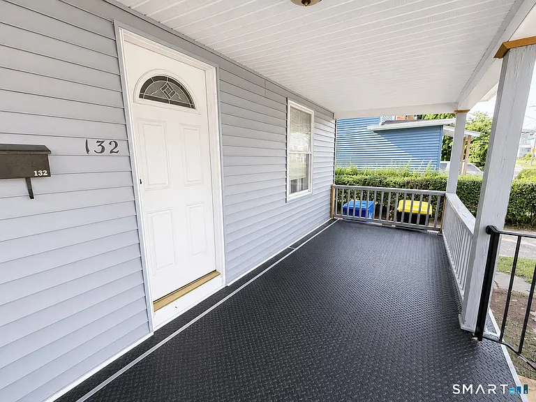 132 Clinton St — Photo 3
