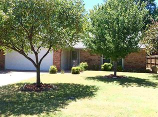 2518 Wagon Trl, Enid, OK 73703