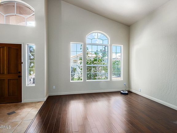 5th image of 1249 W Edge Water Dr