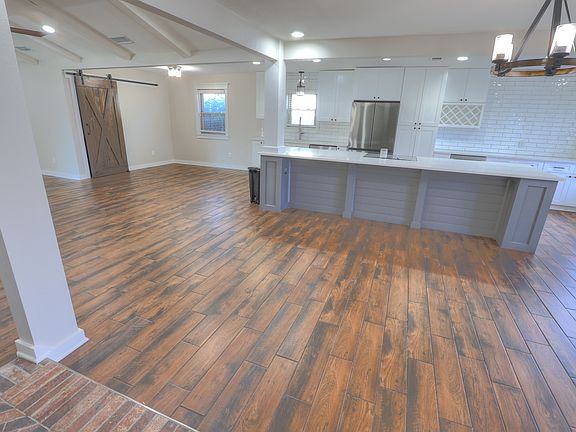 5th image of 5209 Bromley Dr