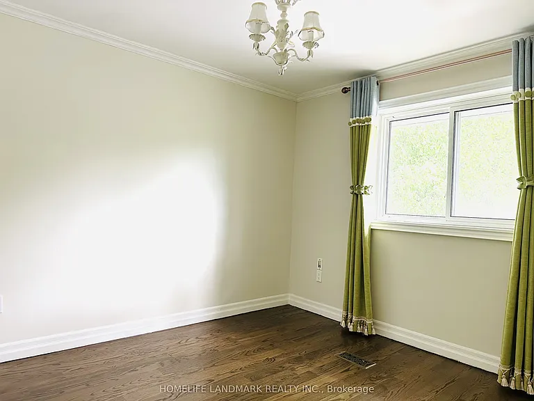 125 Bannatyne Dr — Photo 15