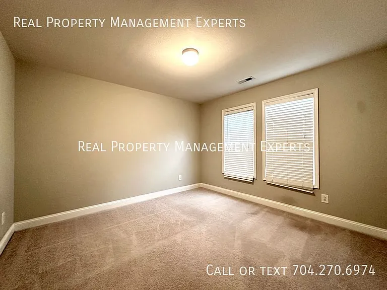 9824 Coatbridge Dr — Photo 16