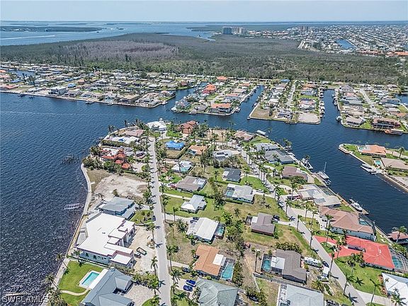 3rd image of 238 Bayshore Dr