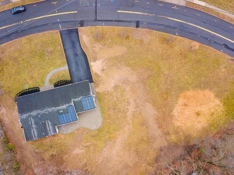 127 Kendall Rd — Photo 45