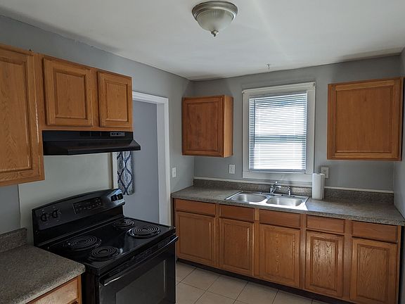 3rd image of 1143 Weston St